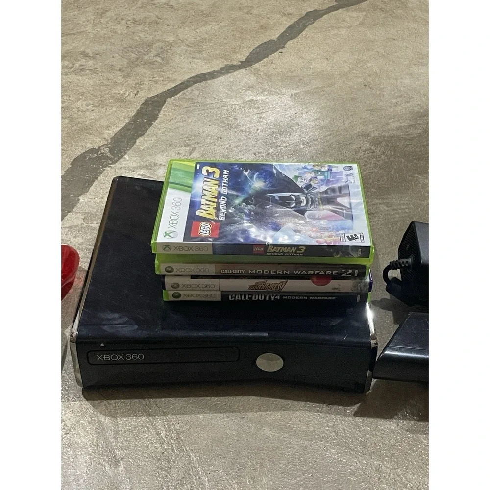 Xbox 360 Slim Black Console + Kinect Sensor + 2 Controllers‎ + 5 Games –